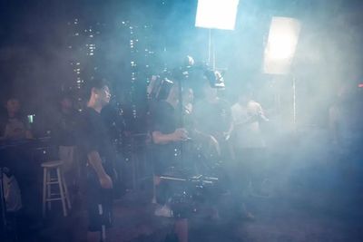 劇本創作、影視劇拍攝制作,作曲、編曲、錄音、混音,宣傳包裝推廣,這個團隊一站式搞定